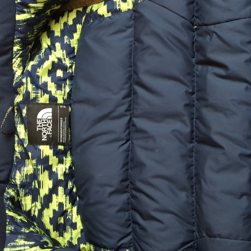 He North Face vest women's size Small - Picture 3 of 5